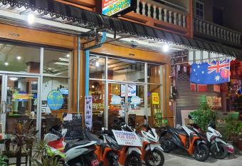 Andaman Sea Guesthouse Patong has Balcony rooms