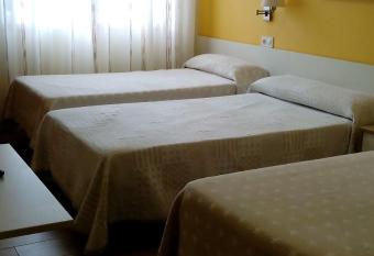 HOSTAL Restaurante RANCHEIRO has Balcony rooms