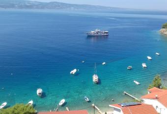 Leonarda has Balcony rooms