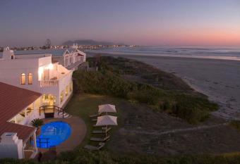The Beach Villa has Balcony rooms