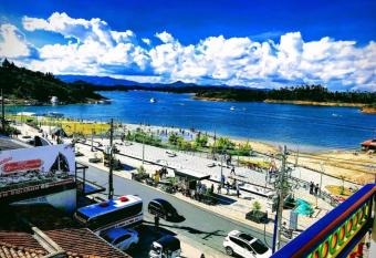 La Martinera Plaza Principal allows 18 year olds to book a room