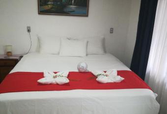 Casa Mariana has Balcony rooms