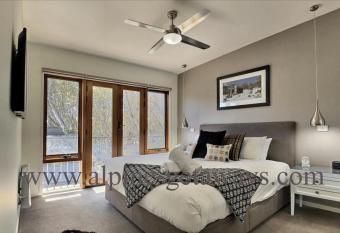 Apres has Balcony rooms