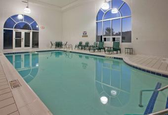 Country Inn & Suites by Radisson, Somerset, KY allows 18 year olds to book a room