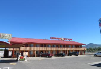 Royal Crest Motel allows 18 year olds to book a room