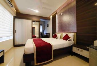 Ambalath Maple Leaves Home allows 18 year olds to book a room