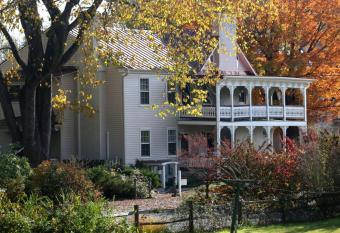 Hopkins Ordinary Bed, Breakfast and Ale Works has Balcony rooms