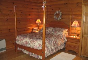 Serenity On The Lake has Balcony rooms