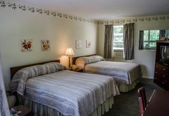 High Tide Inn on the Ocean, Motel and Cottages has Balcony rooms