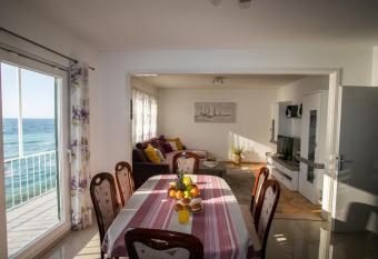 Apartment Sunshine has Balcony rooms