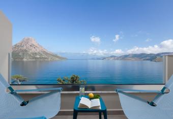 Carian Hotel has Balcony rooms