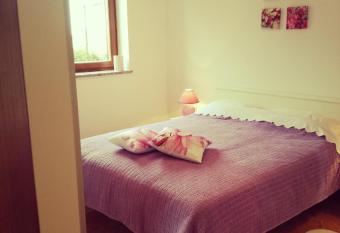 Room Kris with private entrance & private bathroom has Balcony rooms