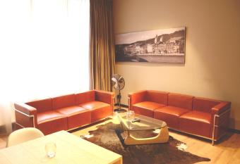 Amosa Li  ge City Centre Apart Donceel 6 allows 18 year olds to book a room