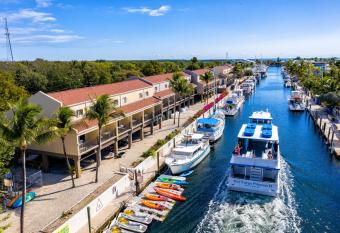 Waterside Suites & Marina has Balcony rooms