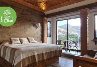 Casita Privada del Chan allows 18 year olds to book a room