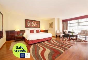 Hotel Palma Real allows 18 year olds to book a room