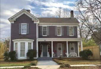 The Wynne House Inn has Balcony rooms