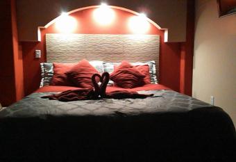 Hotel Revoluci  n has Smoking/Balcony rooms