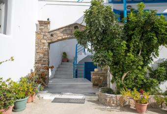 Flora Apartments & Studios has Balcony rooms