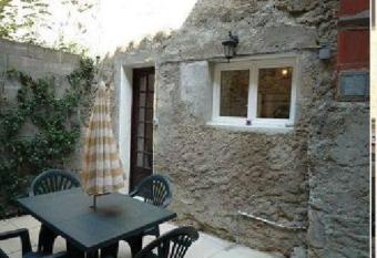 Maison pr  s Cit   de Carcassonne has Balcony rooms