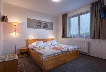 Maravar - Pivn   Wellness Adult Friendly allows 18 year olds to book a room