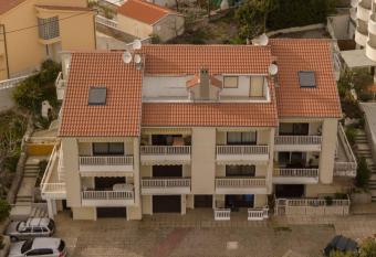 Apartman has Balcony rooms