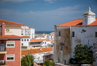 C07 - 3 Bed Luxury Penthouse in Downtown Lagos has Balcony rooms