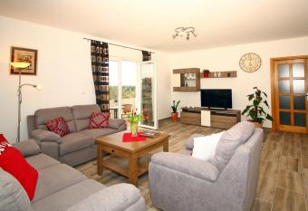 Apartment Milenka has Balcony rooms