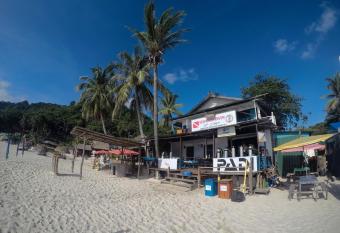 Seahorse Diver Guesthouse has Balcony rooms