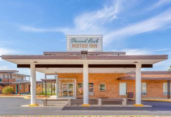 Starved Rock Motor Inn has Smoking rooms
