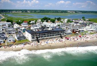 Atlantic Oceanfront Hotel, Wells Beach allows 18 year olds to book a room