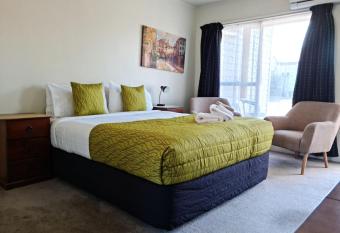 Cranford Cottages and Motel allows 18 year olds to book a room