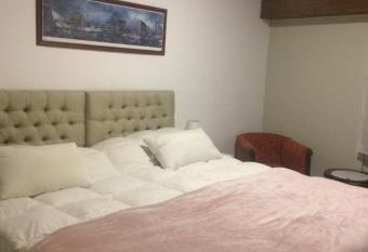 La Ysidora Hotel & Spa has rooms with a private hot tub