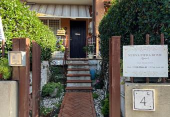 Nuova Fiera Apart. allows 18 year olds to book a room