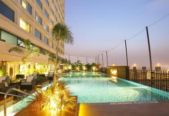 Crowne Plaza New Delhi Mayur Vihar Noida, an IHG Hotel has Smoking rooms