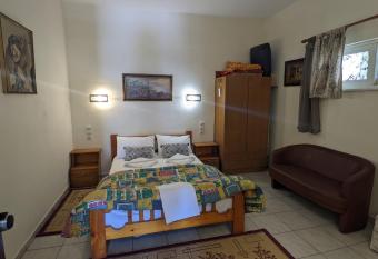 Modern 1-bedroom with BBQ & Roof Garden near Beach has Balcony rooms