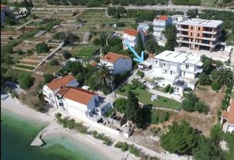 Apartments Mimoza has Balcony rooms