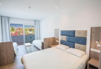 Stratovarius Nissi Rooms has Balcony rooms