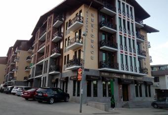 bakuriani                  has Smoking rooms