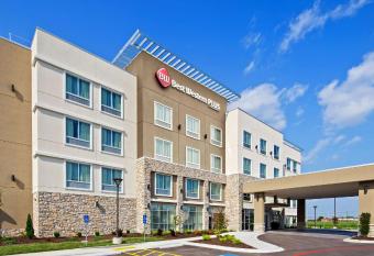 Best Western Plus Bolivar Hotel & Suites allows 18 year olds to book a room