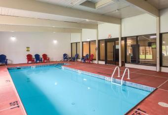 Pocono Inn & Banquet - Stroudsburg has Balcony rooms