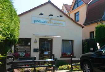 Pension am Burgwall allows 18 year olds to book a room