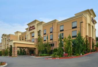 Hampton Inn & Suites Tacoma/Puyallup has Balcony rooms