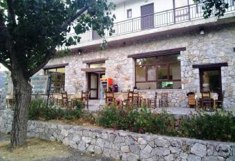 To Ellinikon has Balcony rooms