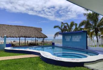Hotel Perlas del Golfo allows 18 year olds to book a room