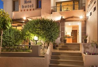 Rea Hotel has Balcony rooms