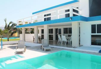 Casa Charuff frente al mar con wifi has Smoking rooms