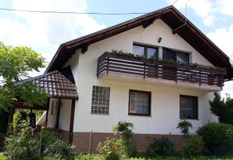 House Zlatko has Balcony rooms