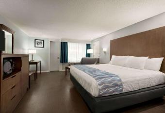 Gatlinburg River Inn has Balcony rooms