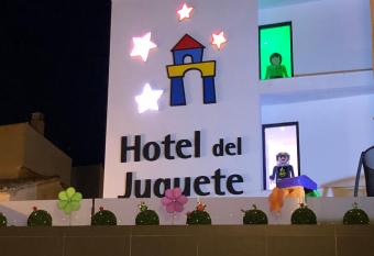 Hotel del Juguete has Balcony rooms